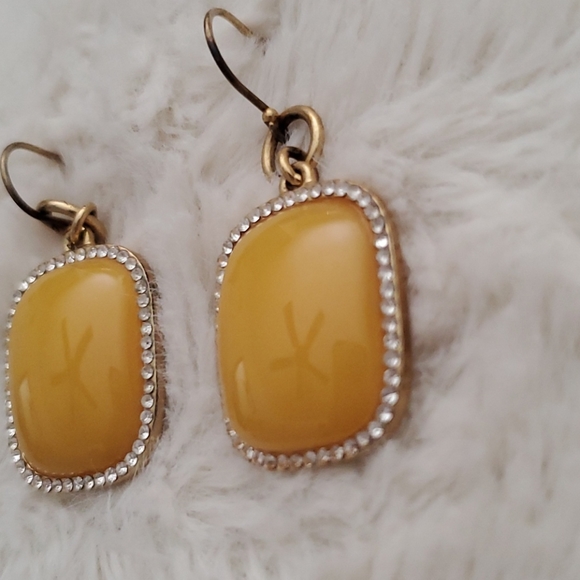 Cache Earrings with Rhinestones - Picture 3 of 7